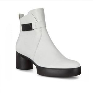 ECCO Shape Sculpted Motion  White leather boots 41,